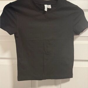 Black cropped T-shirt